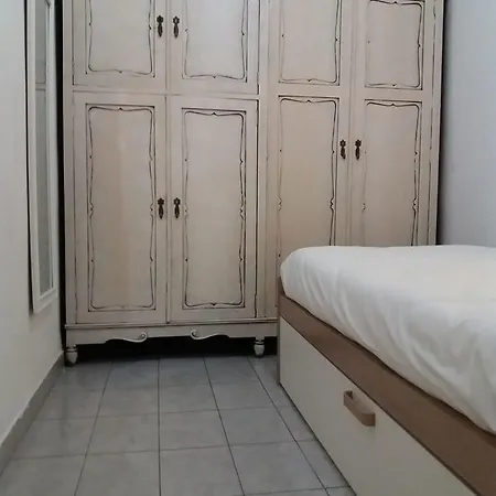 Proximo Al Centro, Vazquez De Mella